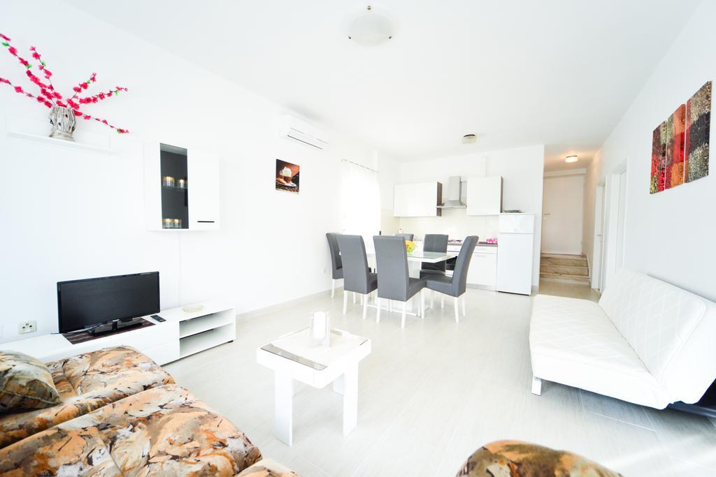 Apartments Valentina Petrcane Eksteriør bilde