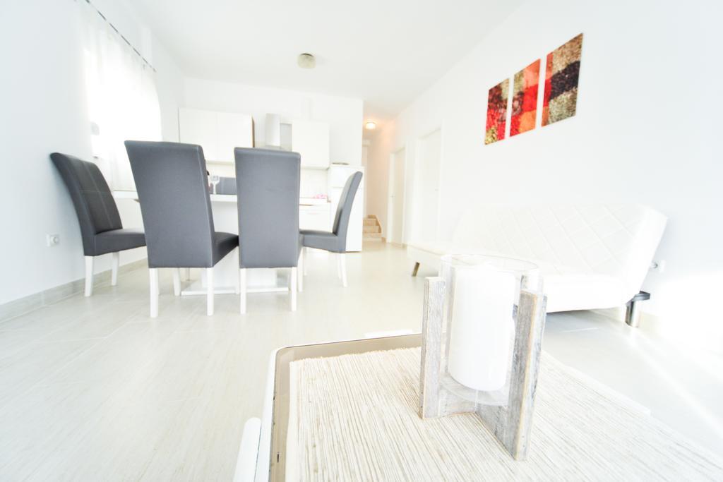 Apartments Valentina Petrcane Eksteriør bilde